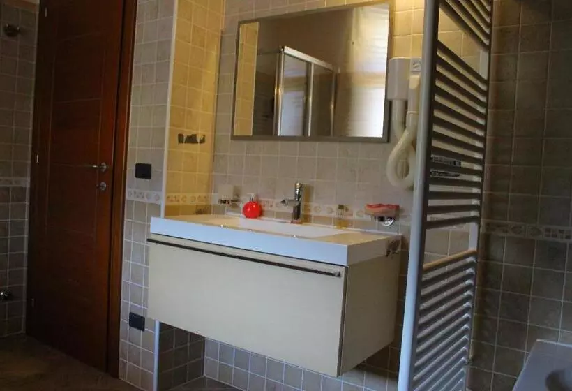 ベッドアンドブレックファースト La Brezza Del Pollino