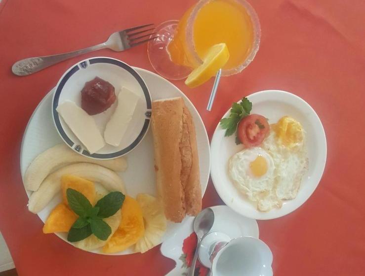 هتل Hôtel Restaurant La Piscine Escapade Ambositra