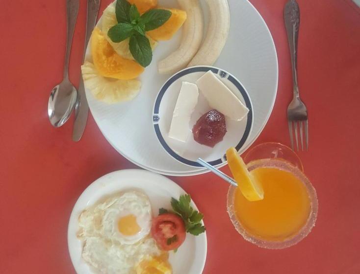 هتل Hôtel Restaurant La Piscine Escapade Ambositra