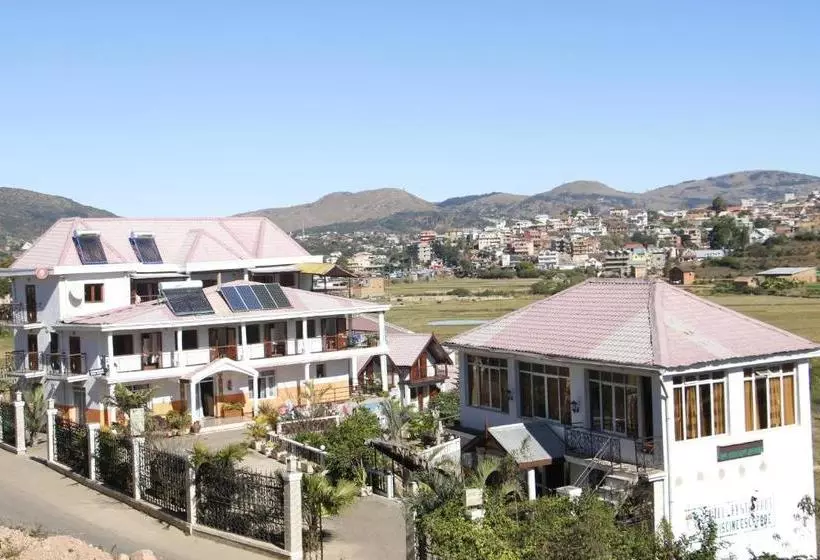 هتل Hôtel Restaurant La Piscine Escapade Ambositra