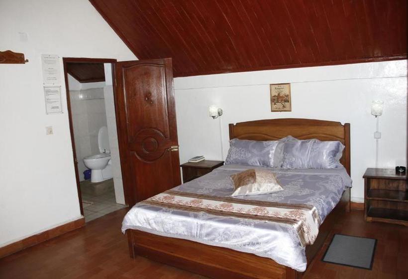 هتل Hôtel Restaurant La Piscine Escapade Ambositra