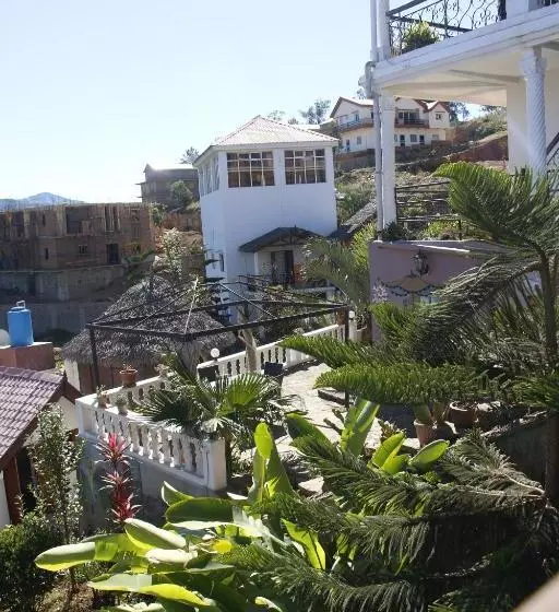 هتل Hôtel Restaurant La Piscine Escapade Ambositra