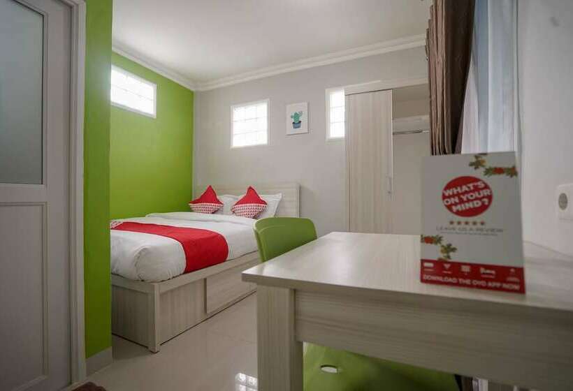 בית מלון כפרי Oyo 948 Vivi Residence Syariah Ii