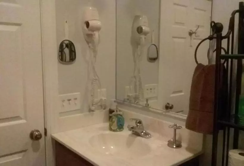 Four Mile Bed & Breakfast