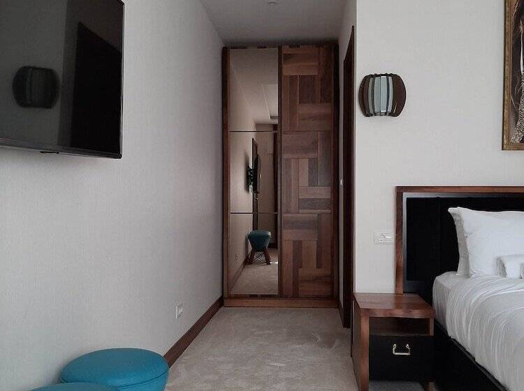 هتل Waikiki Apartments