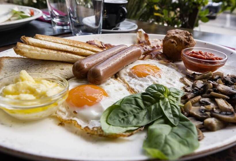 هتل Waikiki Apartments