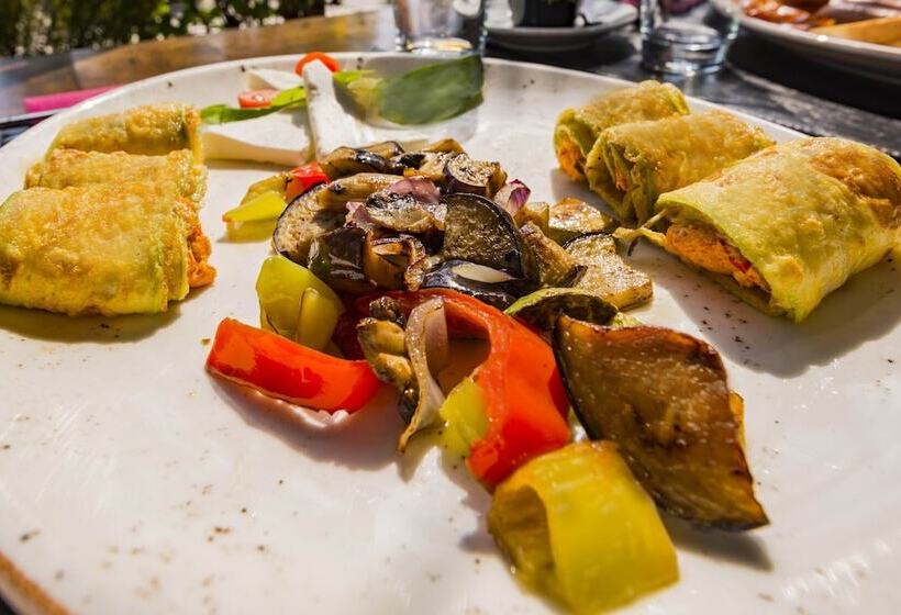 هتل Waikiki Apartments