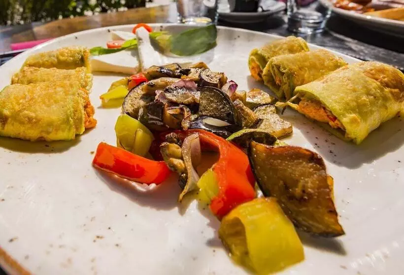 هتل Waikiki Apartments