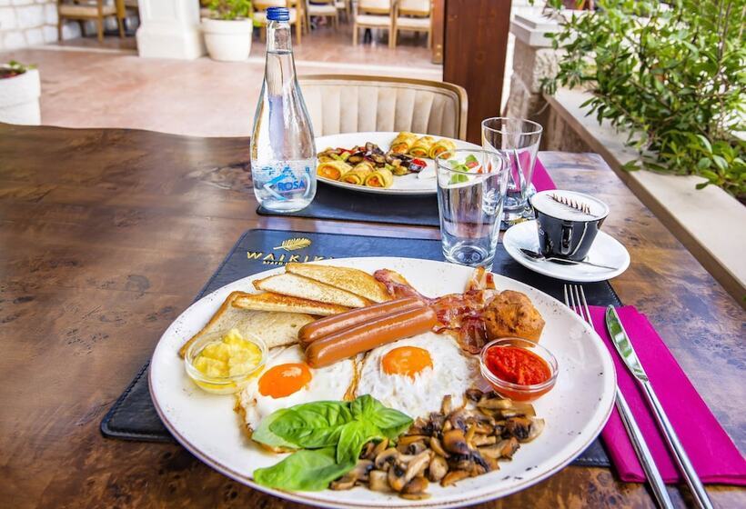 هتل Waikiki Apartments