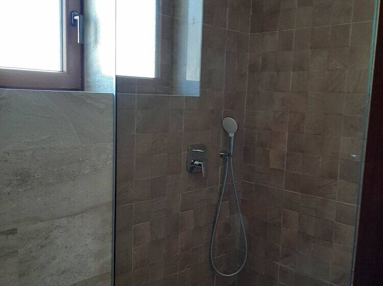 هتل Waikiki Apartments