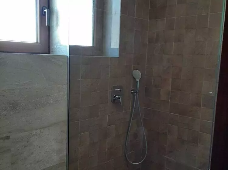 هتل Waikiki Apartments