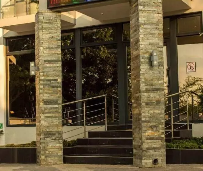 Majatalo Aqua Stone Guest House