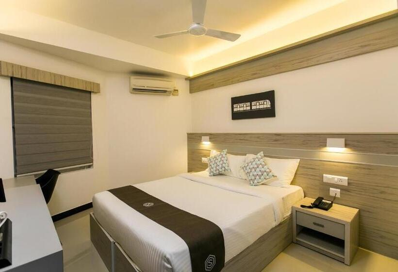 ホテル Sapphire Club Metro