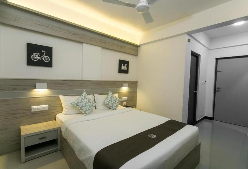 ホテル Sapphire Club Metro