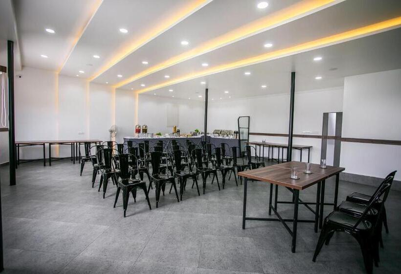 ホテル Sapphire Club Metro