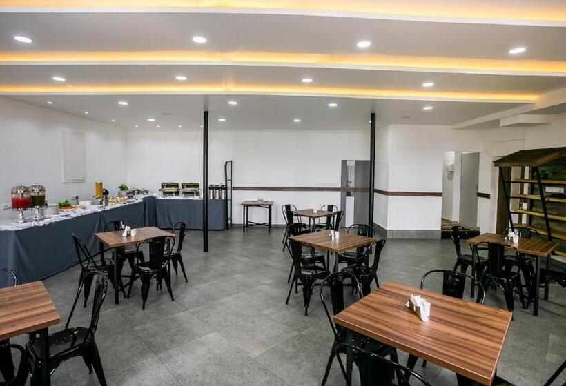 ホテル Sapphire Club Metro