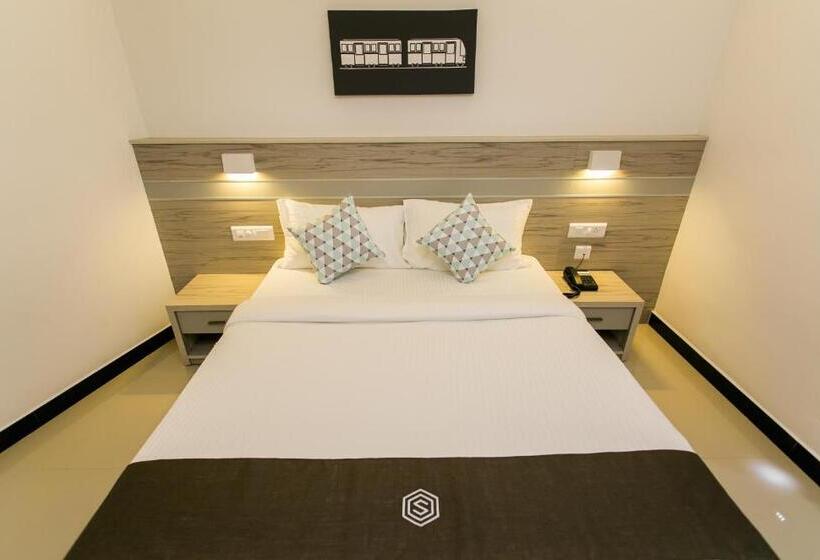 ホテル Sapphire Club Metro