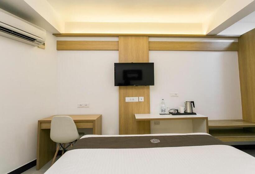 ホテル Sapphire Club Metro