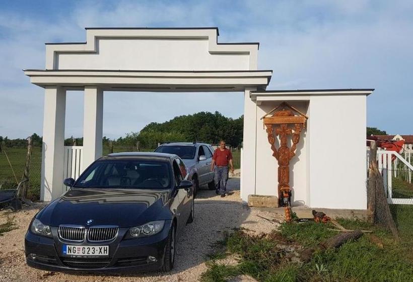 تختخواب و صبحانه Apartmani Bojeresku Negotin