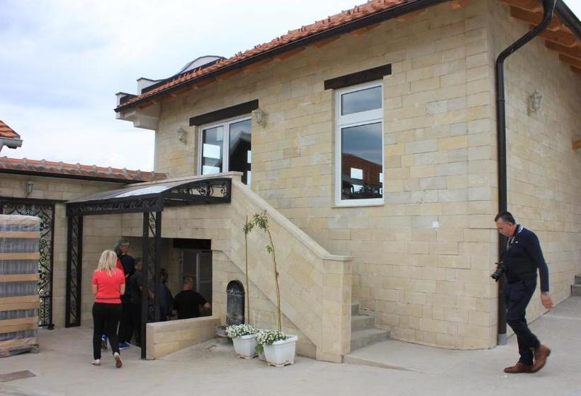 تختخواب و صبحانه Apartmani Bojeresku Negotin