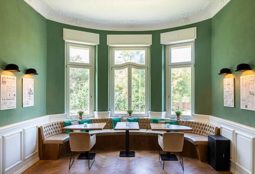 Отель Hôtel Villa Raab