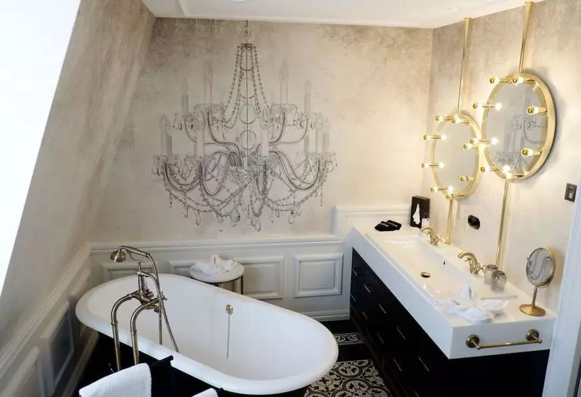 Hotelli Hôtel Villa Raab