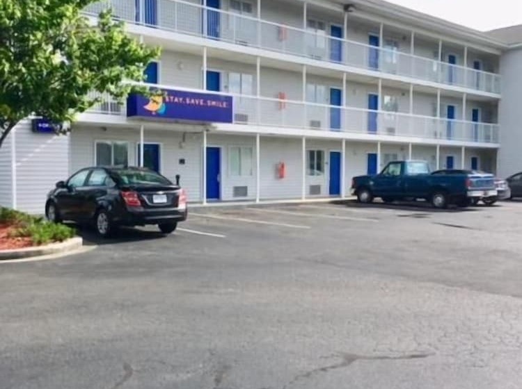 ホテル Intown Suites Extended Stay North Charleston Sc   Rivers Ave