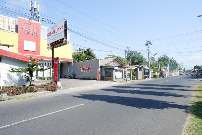 בית מלון כפרי Reddoorz Plus Near Stadion Wijaya Kusuma