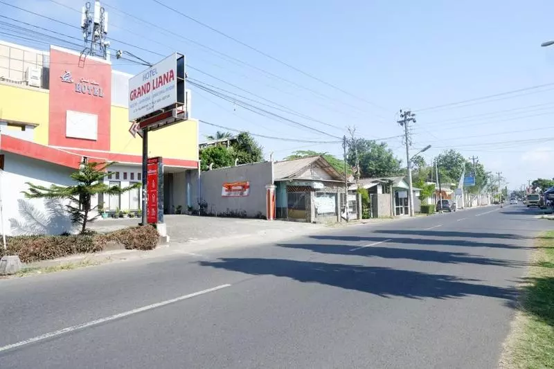 Hotelli Reddoorz Plus Near Stadion Wijaya Kusuma