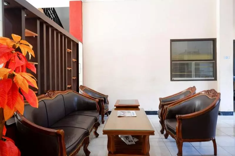 Hotelli Reddoorz Plus Near Stadion Wijaya Kusuma