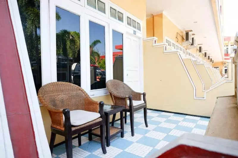 Hotelli Reddoorz Plus Near Stadion Wijaya Kusuma