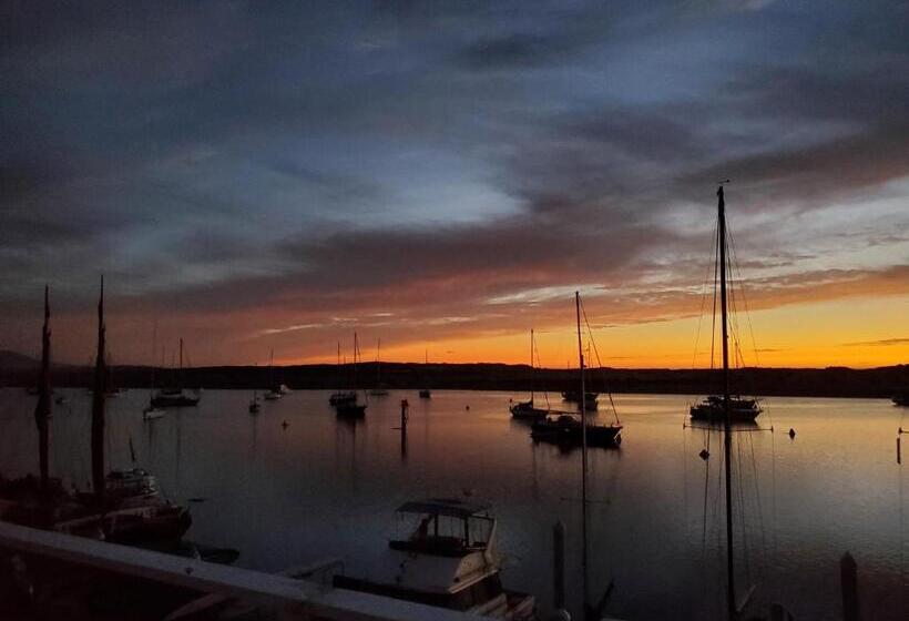 Отель Gray's Inn & Gallery