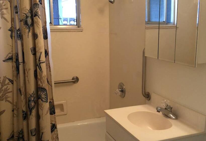 Отель Gray's Inn & Gallery