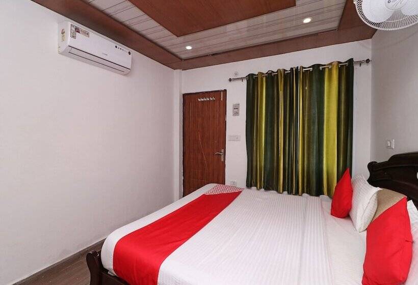 ホテル Oyo 28838 Brv Resorts