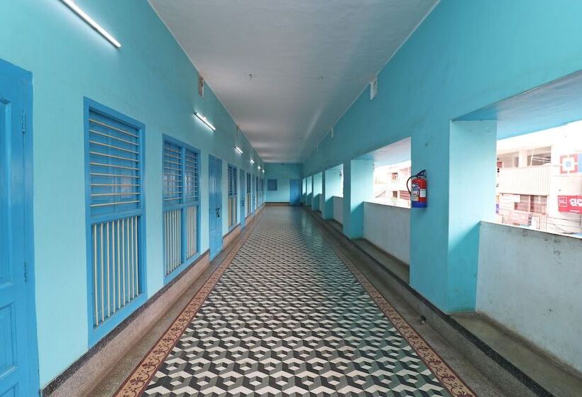 Hotel Spot On 44329 Sri Krishna Inn Lodging & Boarding