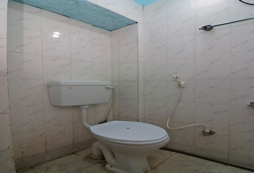 Hotel Spot On 44329 Sri Krishna Inn Lodging & Boarding