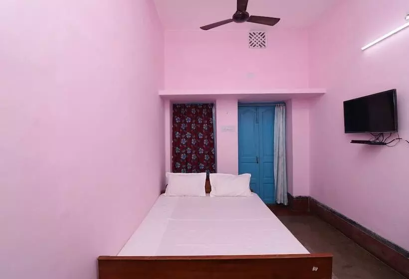 ホテル Spot On 44329 Sri Krishna Inn Lodging & Boarding