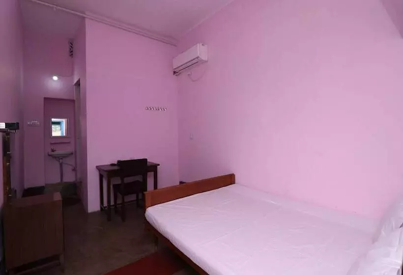 ホテル Spot On 44329 Sri Krishna Inn Lodging & Boarding
