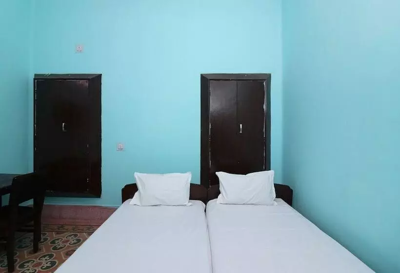 ホテル Spot On 44329 Sri Krishna Inn Lodging & Boarding