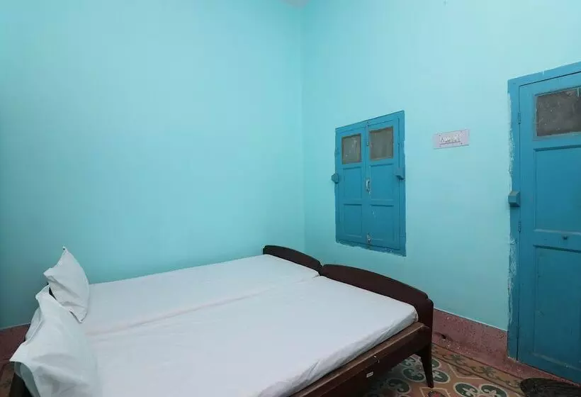 ホテル Spot On 44329 Sri Krishna Inn Lodging & Boarding