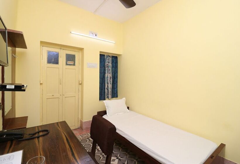 Hotel Spot On 44329 Sri Krishna Inn Lodging & Boarding