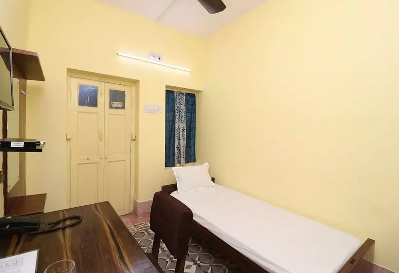 ホテル Spot On 44329 Sri Krishna Inn Lodging & Boarding