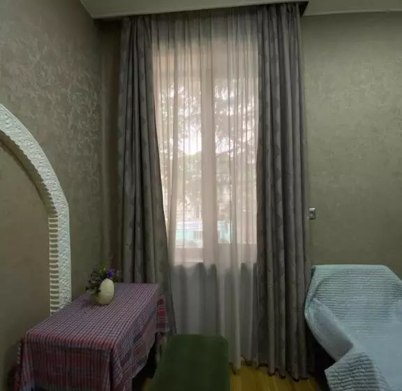 هاستل Tsera House