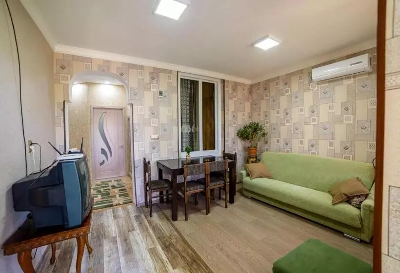 هاستل Tsera House