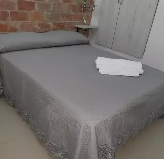 ベッドアンドブレックファースト Lutri Home