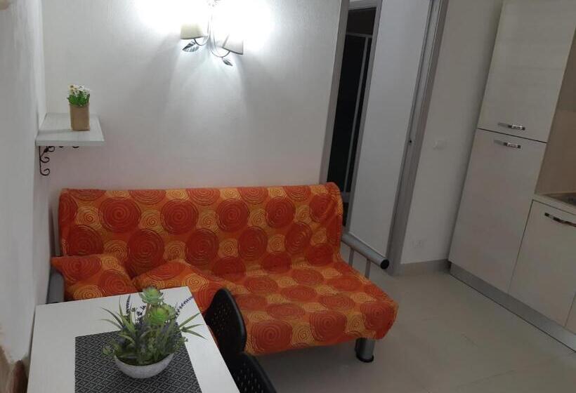 Bed and Breakfast Lutri Home