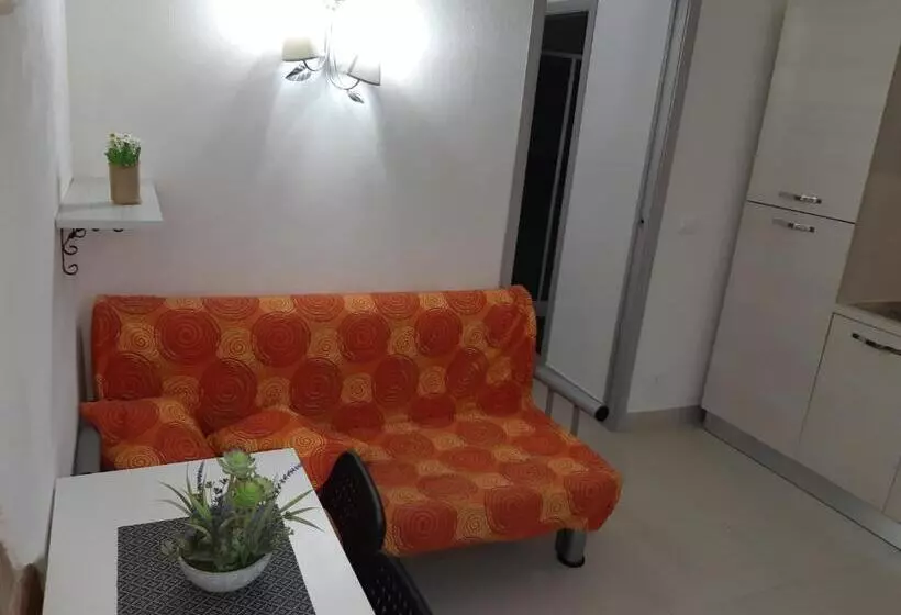 ベッドアンドブレックファースト Lutri Home