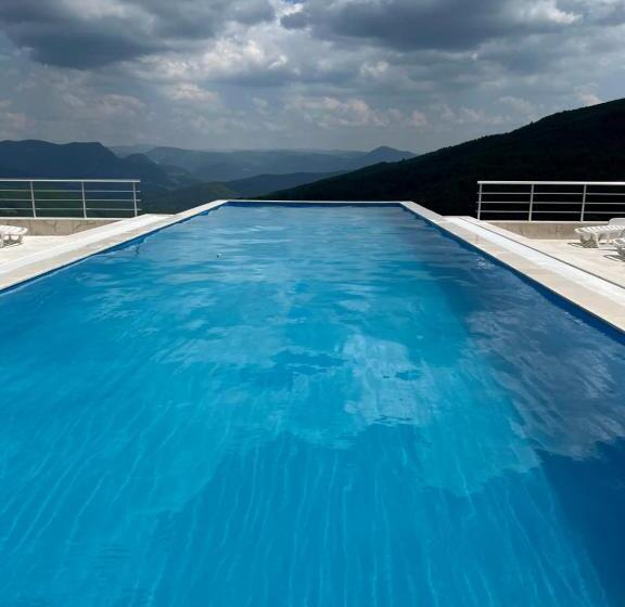 هتل Bali Mountain Resort Montenegro