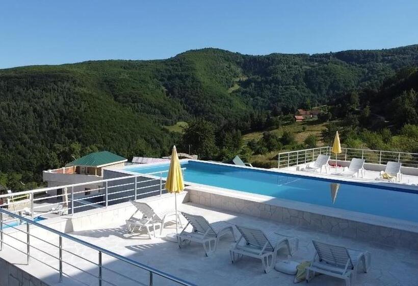 هتل Bali Mountain Resort Montenegro