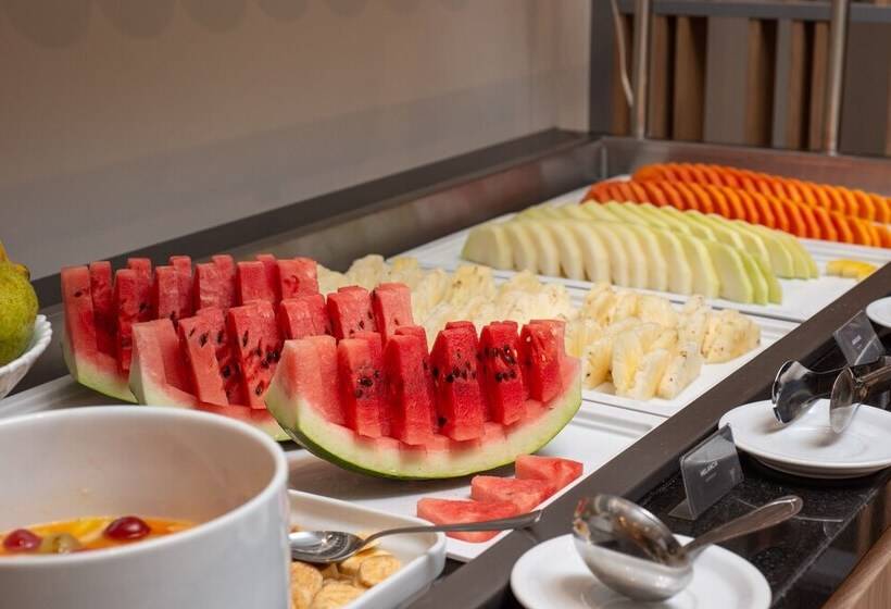 Hotel Laghetto Estação